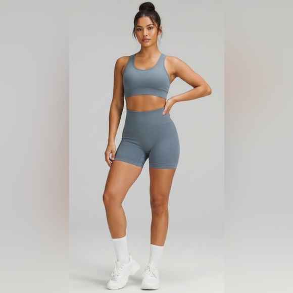 Pants - Ribbed Seamless Workout Shorts - High Waisted Scrunch